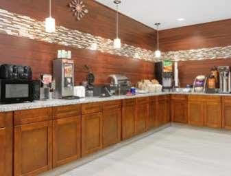 Days Inn & Suites By Wyndham Madisonville Buitenkant foto