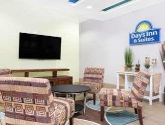 Days Inn & Suites By Wyndham Madisonville Buitenkant foto